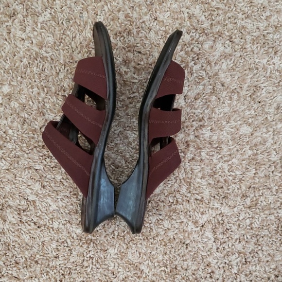 *Host Pick* New Brown Aerosoles Sandals - Picture 2 of 7